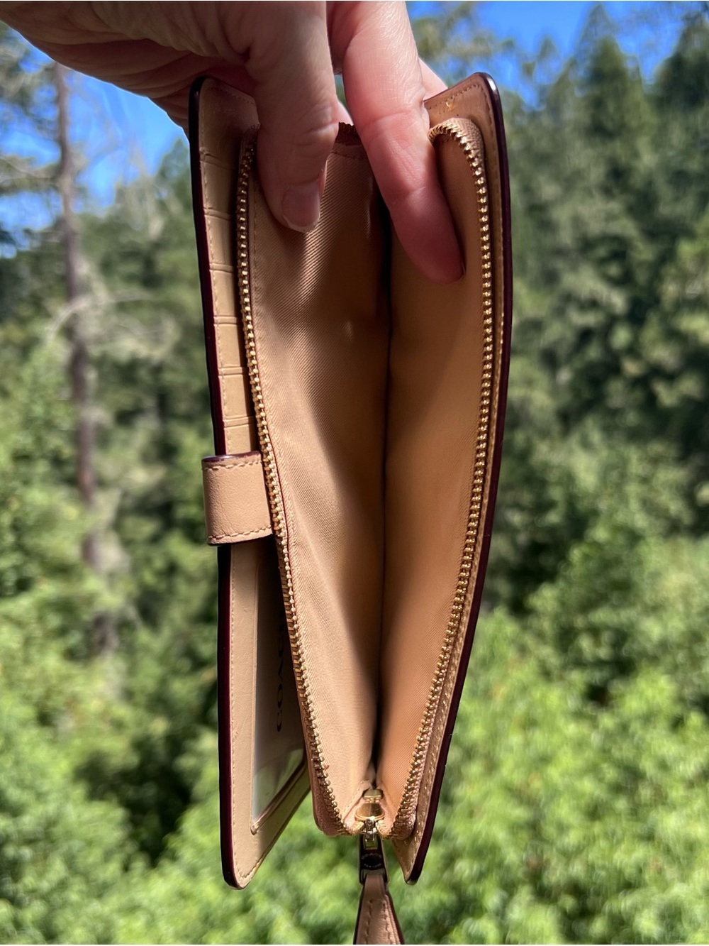 COACH Tan Leather Slim Wallet Credit Card Holder with Gold Hardware AUTHENTIC - Picture 5 of 13